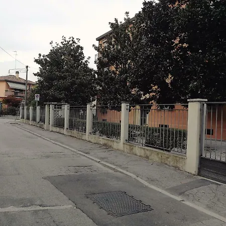 Гостевой дом Venice Mestre Station Маргера